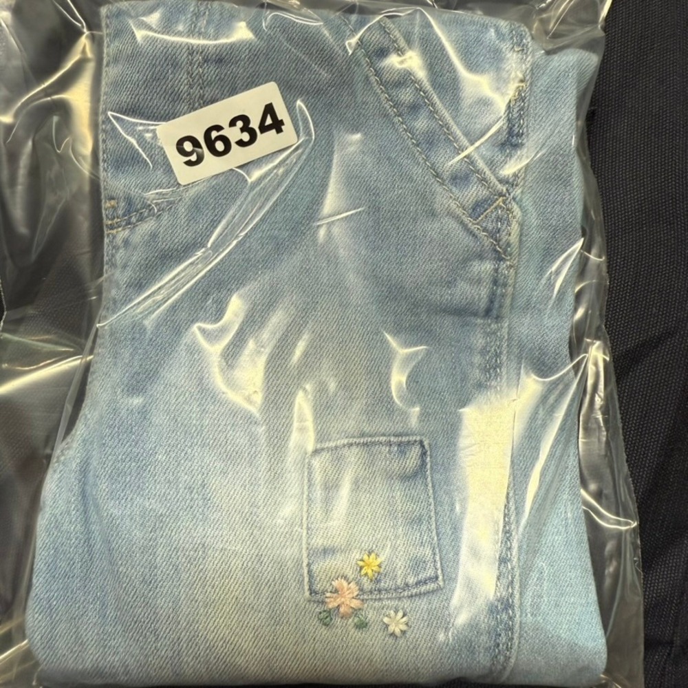 OshKosh B'gosh Light Wash Denim Overalls with Floral Embroidery Size 2T - Picture 6 of 6